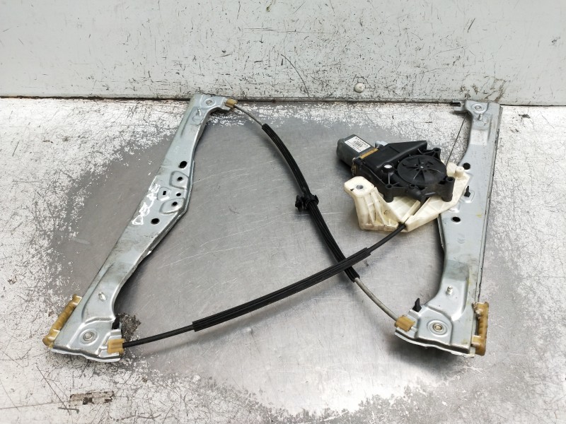 Recambio de elevalunas delantero derecho para citroen c4 cactus referencia OEM IAM 0130822570 9674252480 