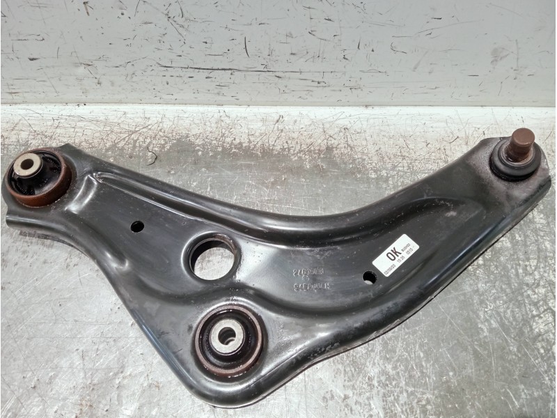 Recambio de brazo suspension inferior delantero izquierdo para nissan qashqai (j11) referencia OEM IAM 54EA0BLH  2403520