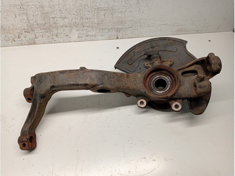 Recambio de mangueta delantera izquierda para audi a4 avant (b5) 1.9 tdi referencia OEM IAM 8D0407257  