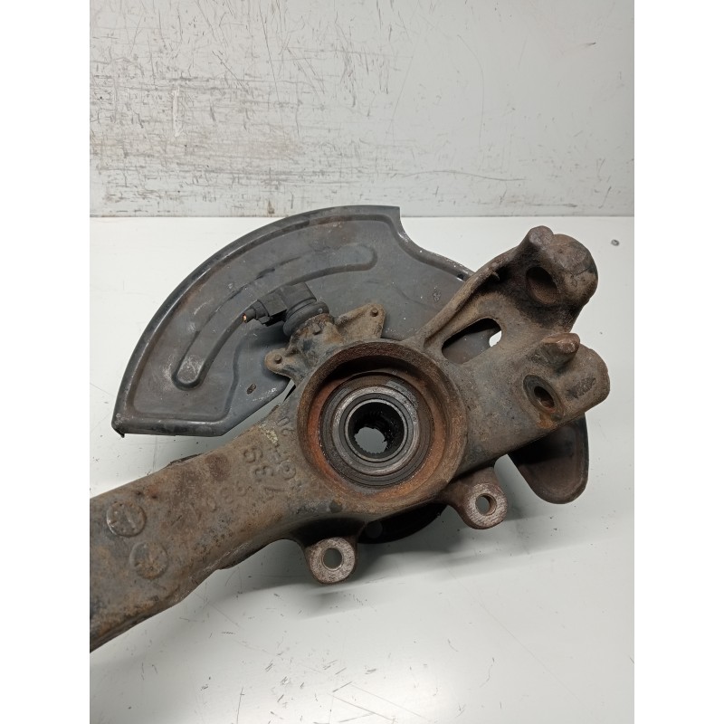 Recambio de mangueta delantera izquierda para audi a4 avant (b5) 1.9 tdi referencia OEM IAM 8D0407257  