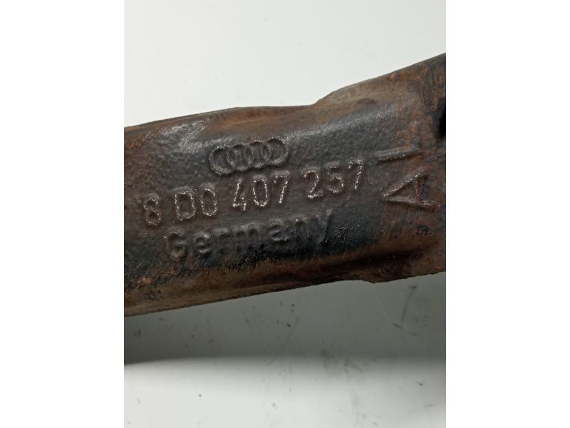 Recambio de mangueta delantera izquierda para audi a4 avant (b5) 1.9 tdi referencia OEM IAM 8D0407257  