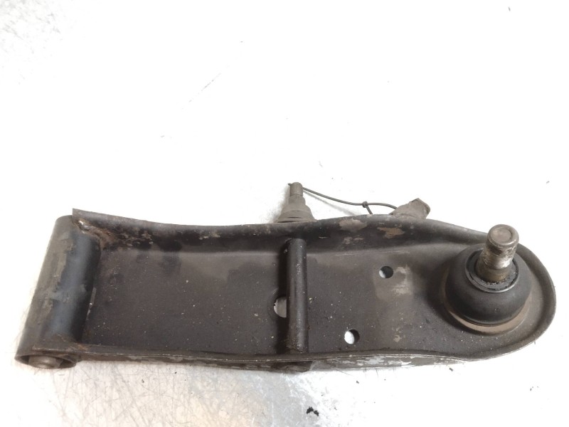 Recambio de brazo suspension inferior trasero izquierdo para nissan vanette (c 220) vanette transporter referencia OEM IAM    Recambio de brazo suspension inferior trasero izquierdo para nissan vanette (c 220) vanette transporter referencia OEM IAM