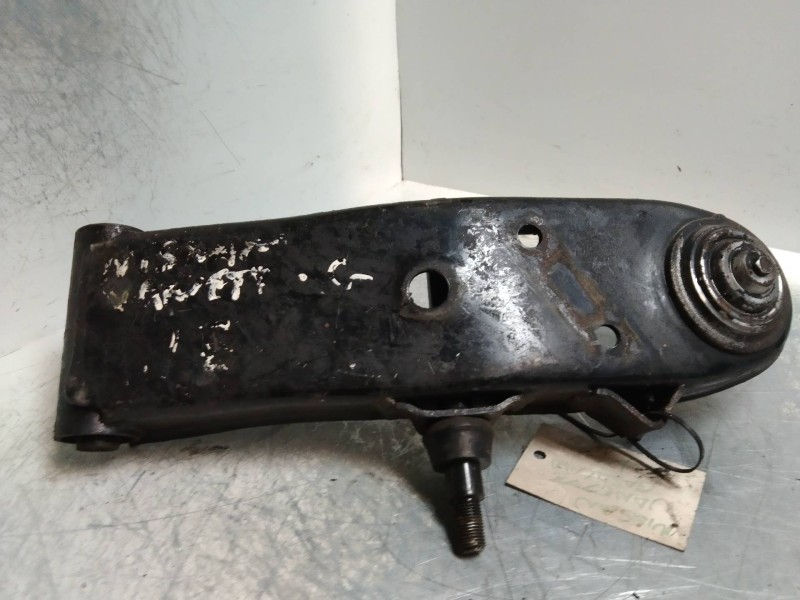 Recambio de brazo suspension inferior trasero izquierdo para nissan vanette (c 220) vanette transporter referencia OEM IAM    Recambio de brazo suspension inferior trasero izquierdo para nissan vanette (c 220) vanette transporter referencia OEM IAM