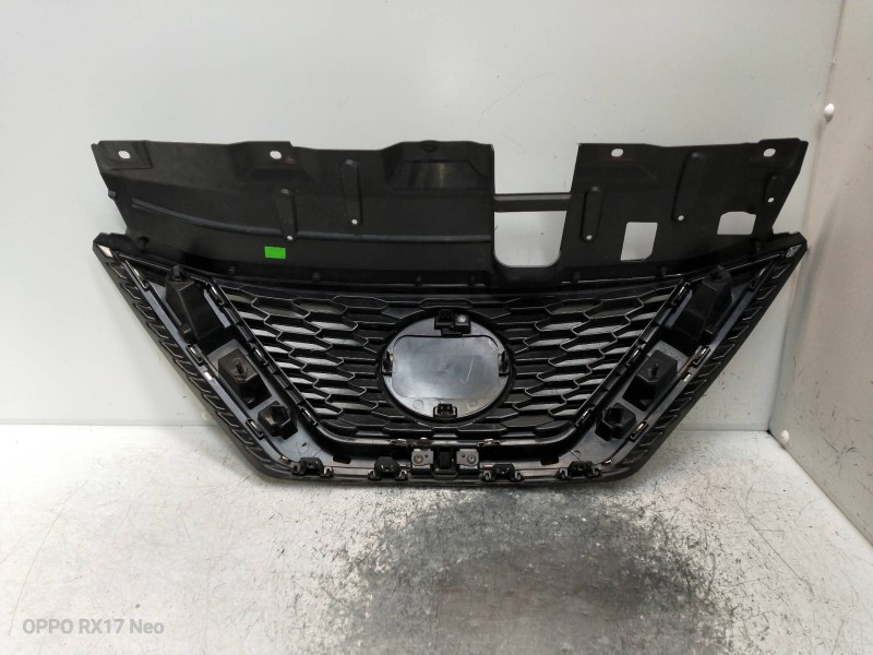 Recambio de rejilla delantera para nissan qashqai (j11) referencia OEM IAM   