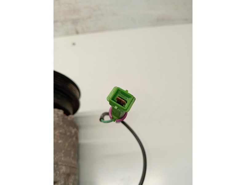 Recambio de compresor aire acondicionado para audi a4 avant (b5) 1.9 tdi referencia OEM IAM 4472208180 8D0260808 