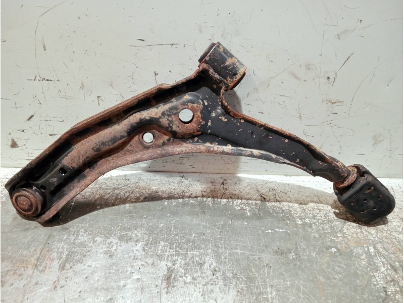 Recambio de brazo suspension inferior delantero derecho para nissan sunny berlina (n14) referencia OEM IAM   