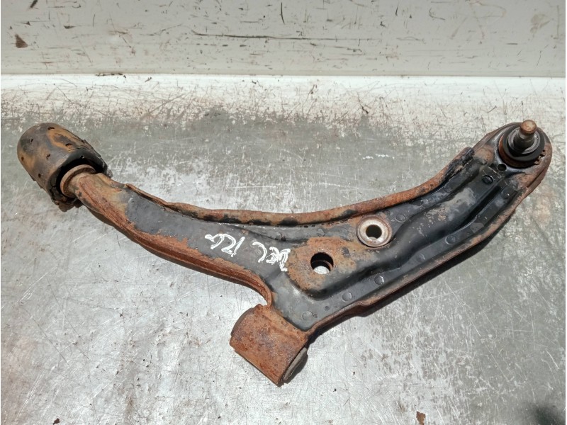 Recambio de brazo suspension inferior delantero izquierdo para nissan sunny berlina (n14) referencia OEM IAM   