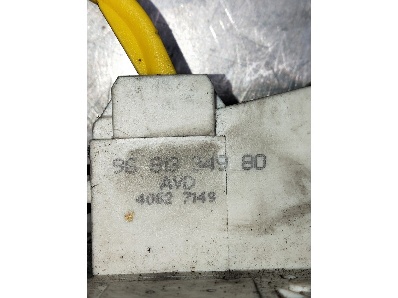 Recambio de cerradura puerta delantera derecha para peugeot expert kasten 1.6 16v hdi referencia OEM IAM 9681334980  5P