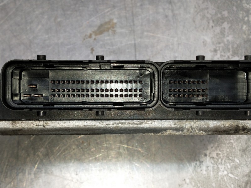 Recambio de centralita motor uce para opel astra g berlina referencia OEM IAM 0281001670 28SA3739 90589736