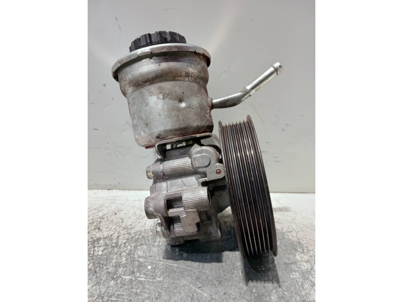 Recambio de bomba direccion para toyota corolla verso (r1) referencia OEM IAM 12180  