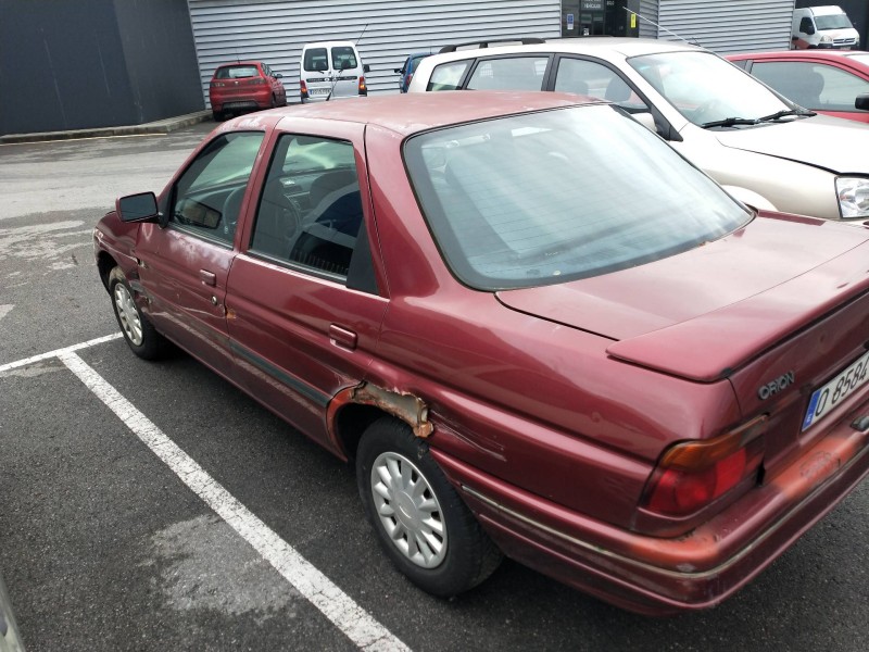 ford escort berlina/turnier del año 1994