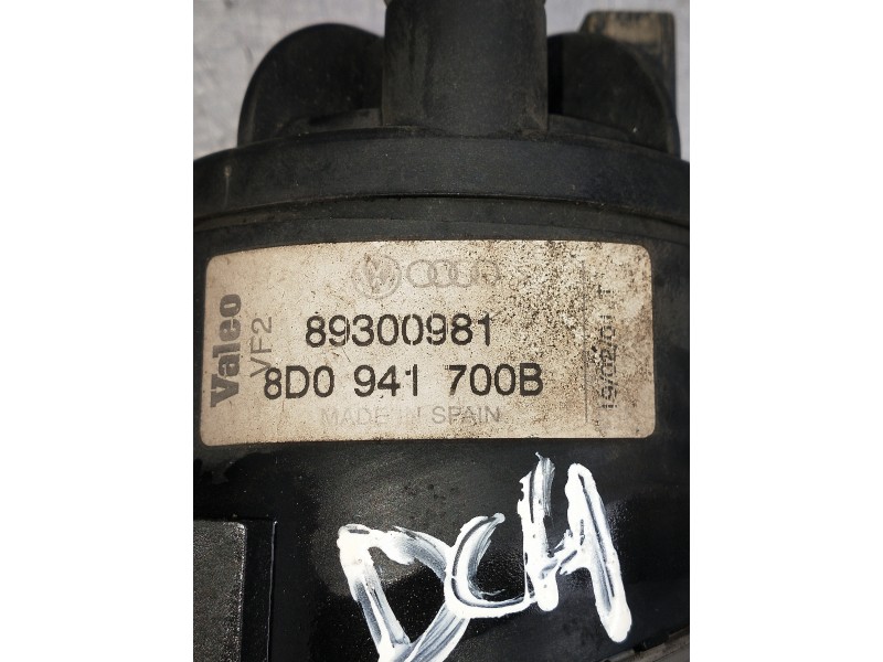 Recambio de faro antiniebla derecho para audi a4 avant (b5) 1.9 tdi referencia OEM IAM 8D0941700B 89300981 