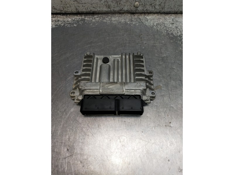 Recambio de centralita motor uce para ssangyong actyon 2.0 td cat referencia OEM IAM A6645406832  