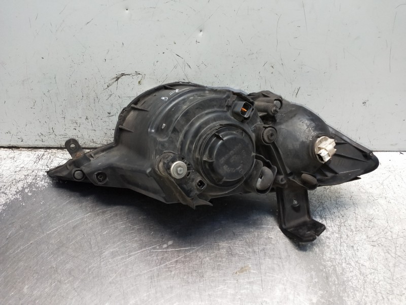 Recambio de faro izquierdo para ssangyong actyon 2.0 td cat referencia OEM IAM   