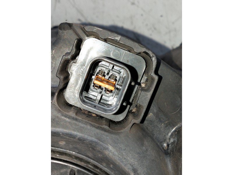 Recambio de faro izquierdo para ssangyong actyon 2.0 td cat referencia OEM IAM   
