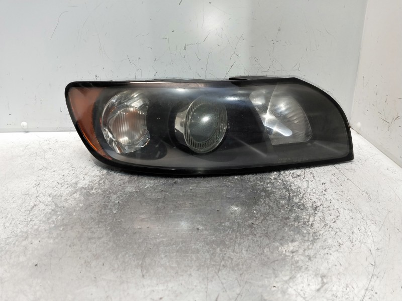 Recambio de faro derecho para volvo s40 berlina 2.0 d kinetic referencia OEM IAM 30698874 0301198202 