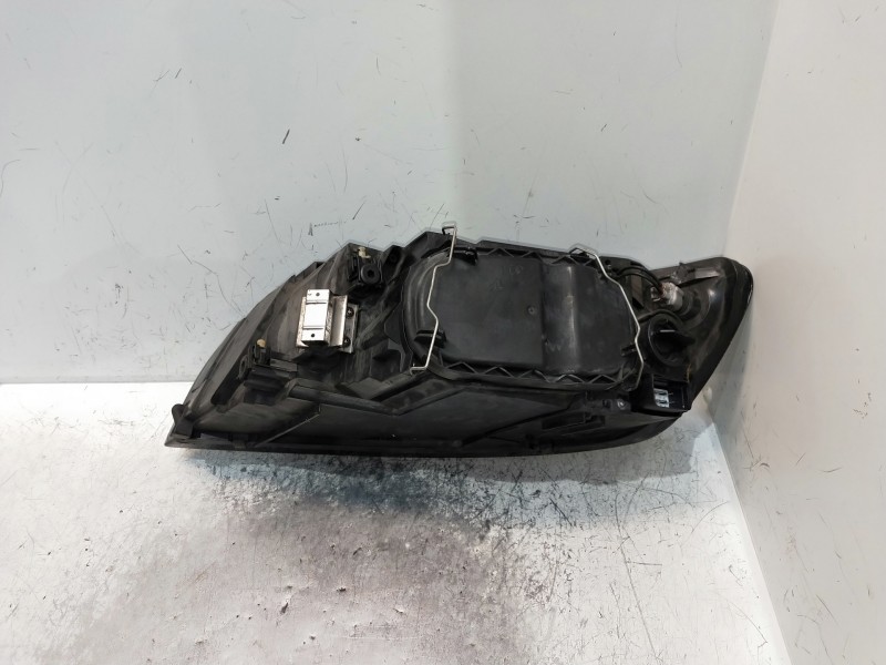 Recambio de faro derecho para volvo s40 berlina 2.0 d kinetic referencia OEM IAM 30698874 0301198202 