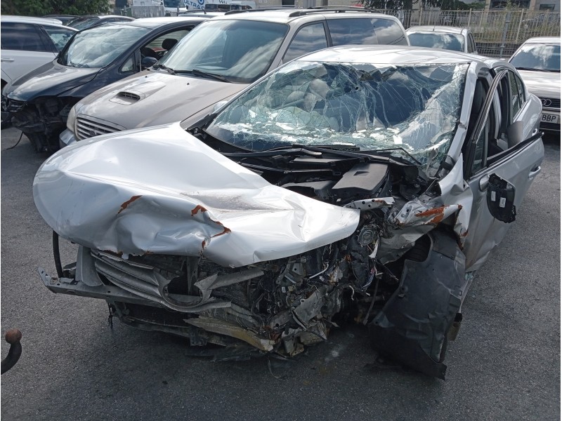 toyota avensis (t27) del año 2013