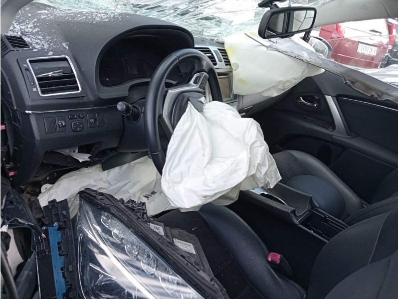 toyota avensis (t27) del año 2013