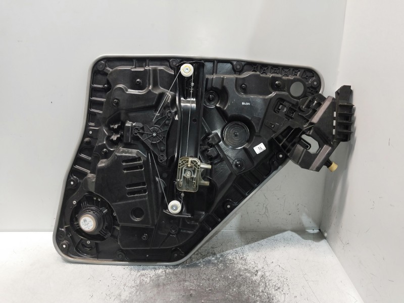 Recambio de elevalunas trasero izquierdo para mercedes clase b (w247) b 200 d referencia OEM IAM A2477302600 A0997302701 A247820