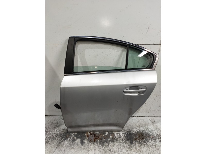 Recambio de puerta trasera izquierda para toyota avensis (t27) 2.0 d-4d cat referencia OEM IAM   