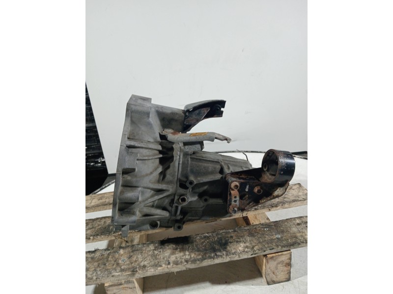 Recambio de caja cambios para nissan sunny berlina (n14) referencia OEM IAM   5V