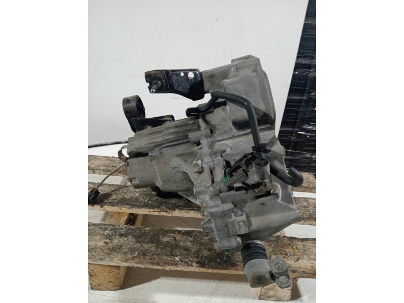 Recambio de caja cambios para nissan sunny berlina (n14) referencia OEM IAM   5V