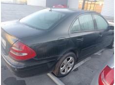 mercedes clase e (w211) berlina del año 2004 2