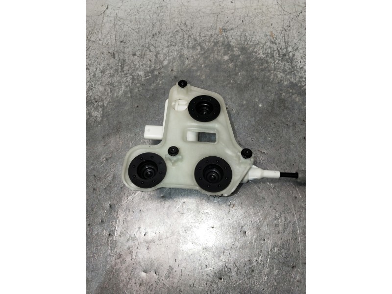 Recambio de motor cierre centralizado porton para mercedes clase b (w247) b 200 d referencia OEM IAM A0999068600  5P