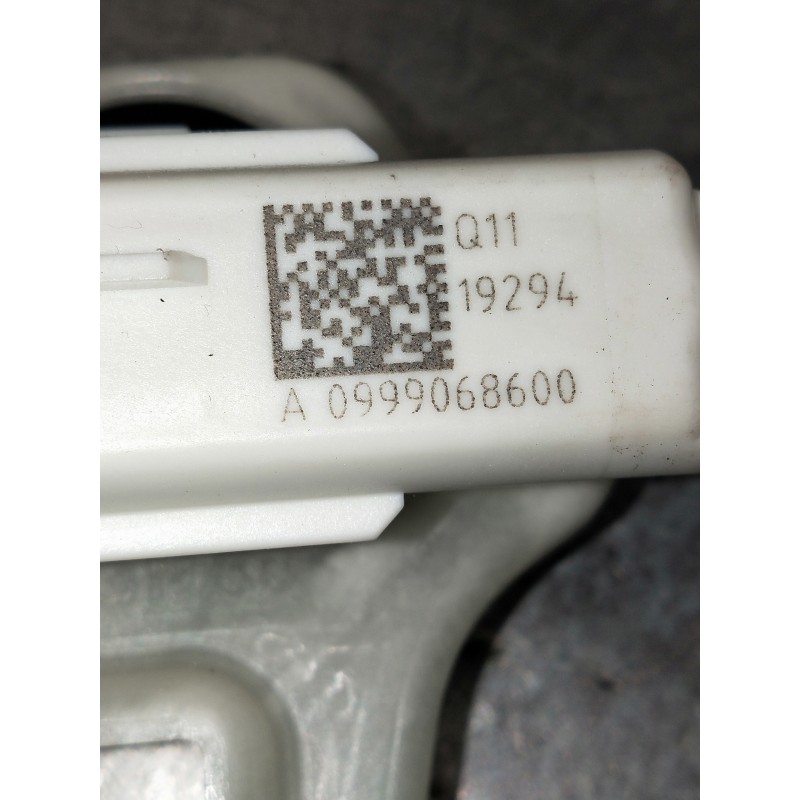 Recambio de motor cierre centralizado porton para mercedes clase b (w247) b 200 d referencia OEM IAM A0999068600  5P