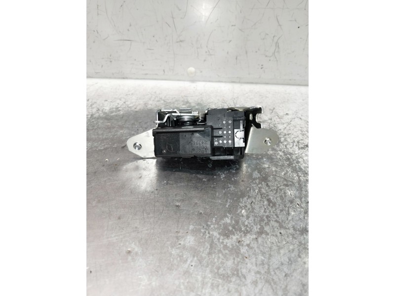 Recambio de motor cierre centralizado porton para mercedes clase b (w247) b 200 d referencia OEM IAM A0997400600  5P