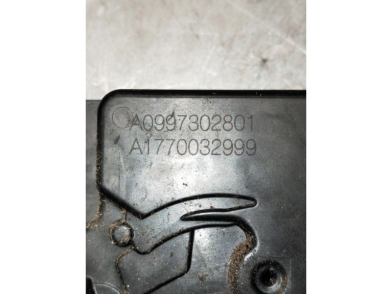 Recambio de motor cierre centralizado trasero derecho para mercedes clase b (w247) b 200 d referencia OEM IAM A0997302801 A17700