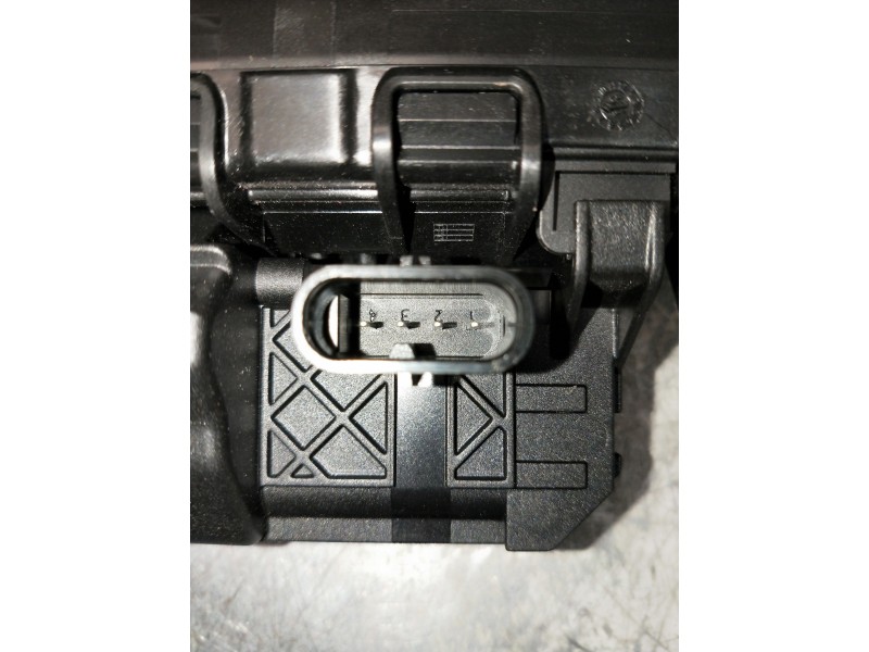 Recambio de motor cierre centralizado porton para mercedes clase b (w247) b 200 d referencia OEM IAM A0997503500 CAMARA PORTON 5