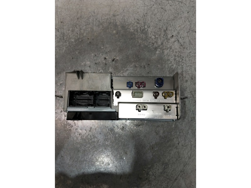 Recambio de sistema audio / radio cd para mercedes clase b (w247) b 200 d referencia OEM IAM A2479001210 A1779013703 A2C76645806