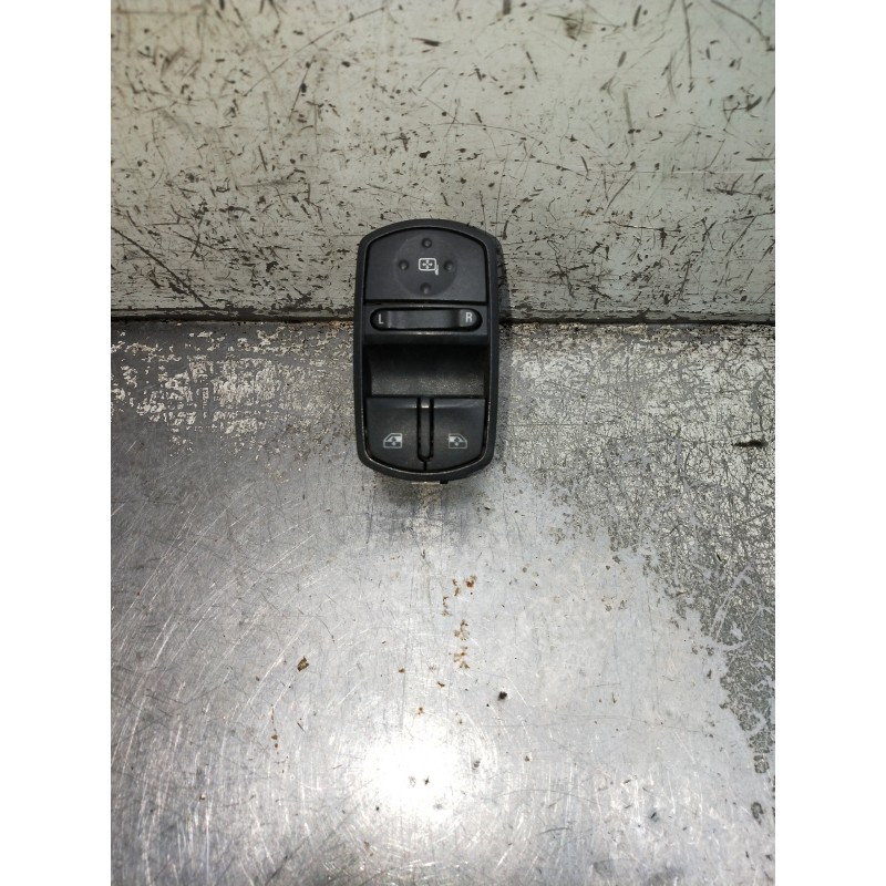 Recambio de mando elevalunas delantero izquierdo para opel corsa d cosmo referencia OEM IAM 13258521AA 31562531 