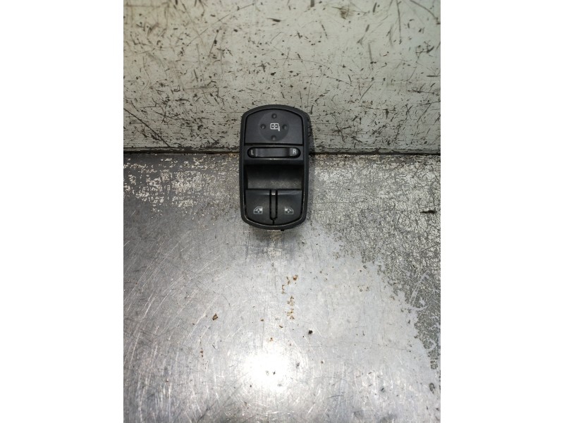 Recambio de mando elevalunas delantero izquierdo para opel corsa d cosmo referencia OEM IAM 13258521AA 31562531 
