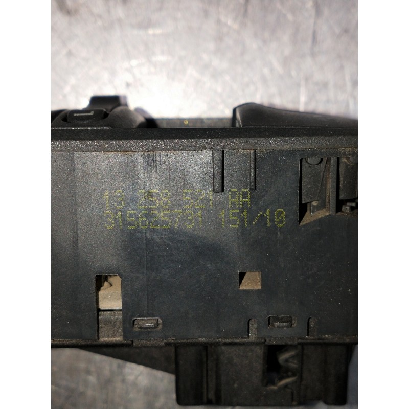 Recambio de mando elevalunas delantero izquierdo para opel corsa d cosmo referencia OEM IAM 13258521AA 31562531 