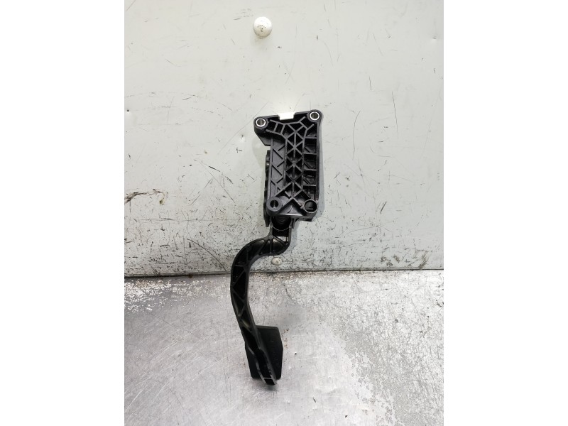 Recambio de potenciometro pedal para opel corsa d cosmo referencia OEM IAM 13305804  