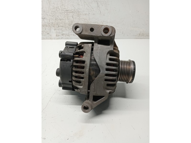 Recambio de alternador para opel meriva referencia OEM IAM 13117279YQ  