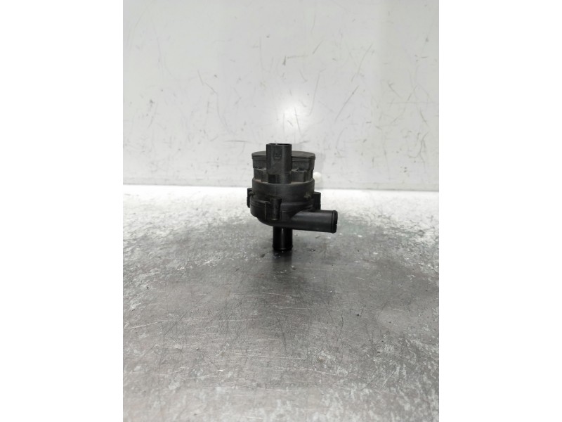 Recambio de bomba agua para mercedes clase b (w247) b 200 d referencia OEM IAM A2118350364 0392023000 