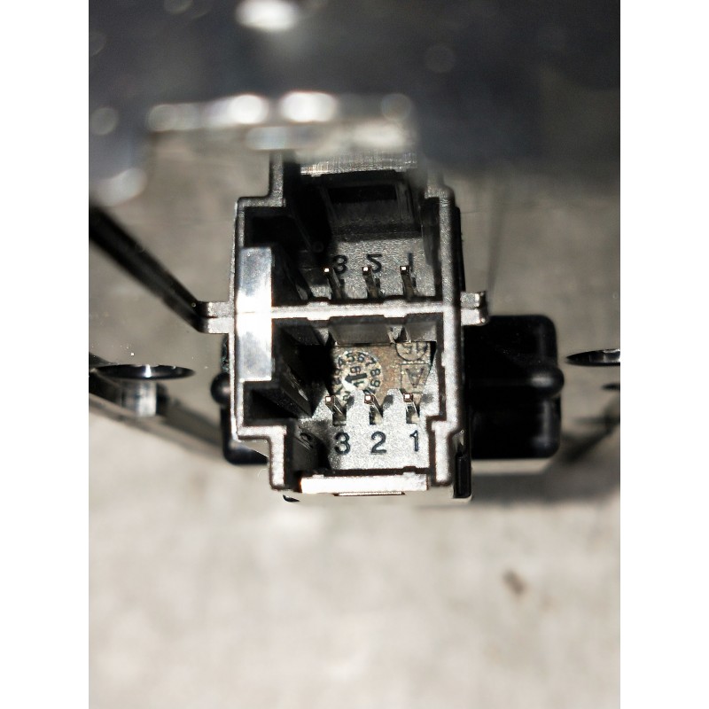 Recambio de mando elevalunas delantero izquierdo para mercedes clase b (w247) b 200 d referencia OEM IAM A1679050101 193829253 0