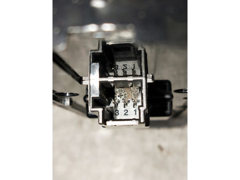 Recambio de mando elevalunas delantero izquierdo para mercedes clase b (w247) b 200 d referencia OEM IAM A1679050101 193829253 0