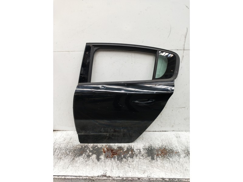 Recambio de puerta trasera izquierda para peugeot 308 referencia OEM IAM   5P