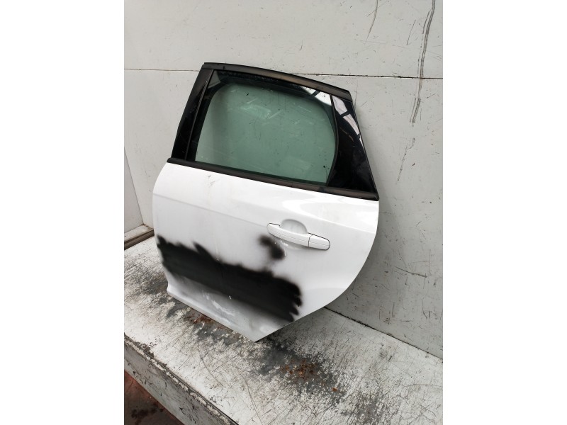 Recambio de puerta trasera izquierda para ford focus lim. (cb8) ambiente referencia OEM IAM   5P