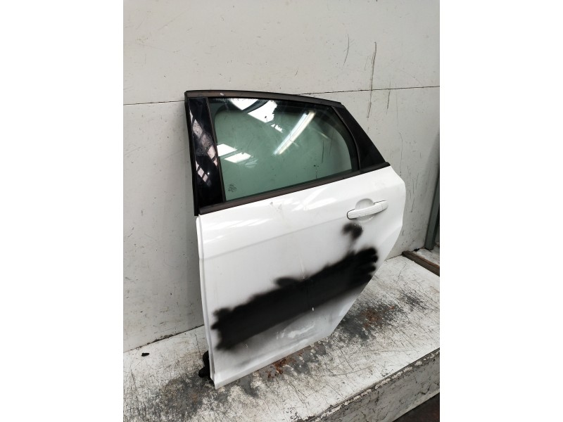 Recambio de puerta trasera izquierda para ford focus lim. (cb8) ambiente referencia OEM IAM   5P