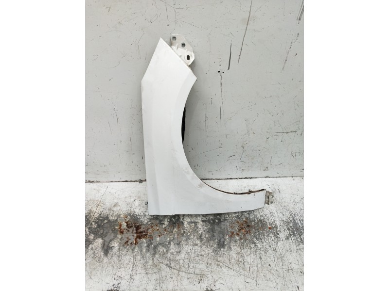 Recambio de aleta delantera derecha para ford focus lim. (cb8) ambiente referencia OEM IAM   