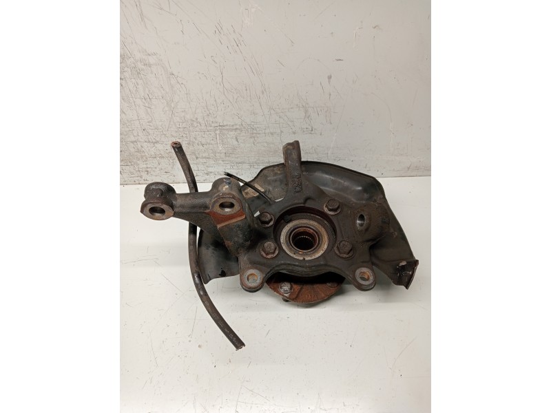 Recambio de mangueta delantera derecha para toyota avensis (t27) 2.0 d-4d cat referencia OEM IAM   