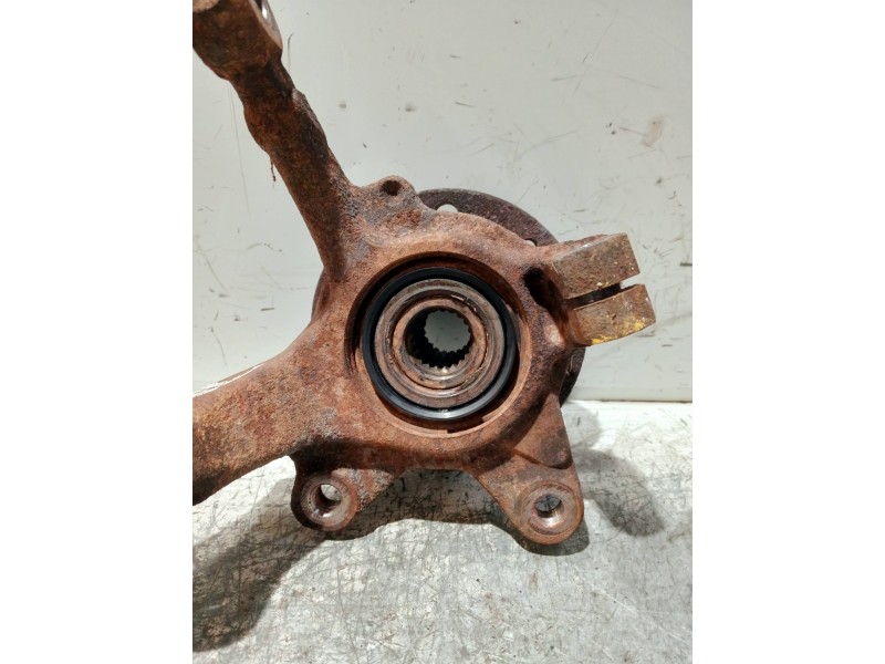 Recambio de mangueta delantera derecha para renault 9 1.4 gtl avenue referencia OEM IAM   