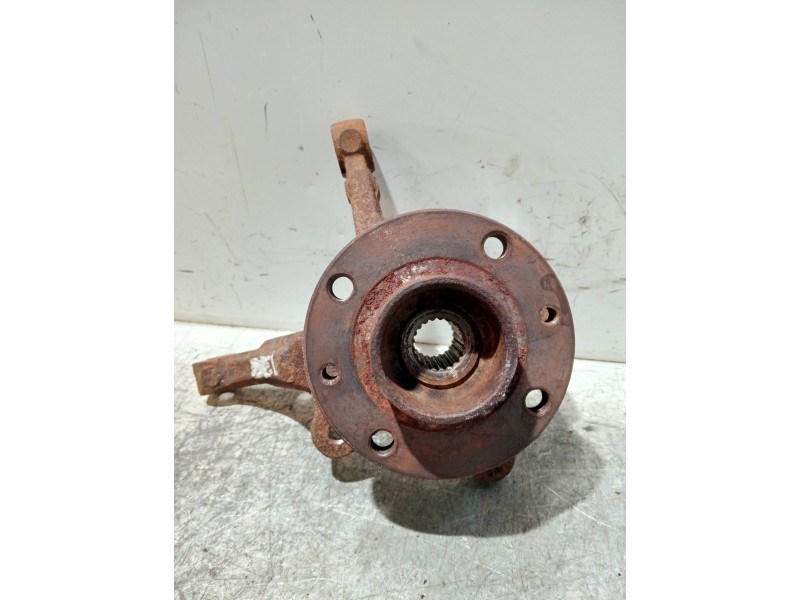 Recambio de mangueta delantera izquierda para renault 9 1.4 gtl avenue referencia OEM IAM   