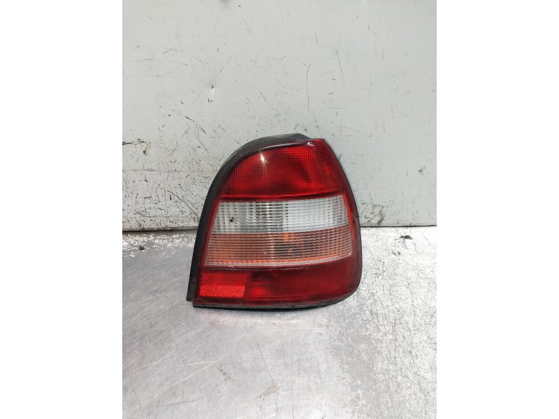 Recambio de piloto trasero derecho para nissan sunny berlina (n14) referencia OEM IAM   